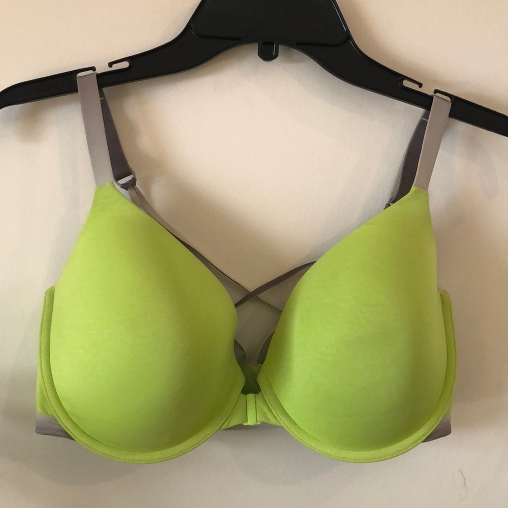 Victoria’s secret front clasping racerback bra